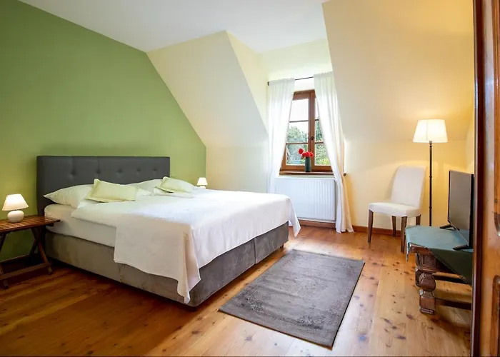 Schlossgasthof & Rosenburg