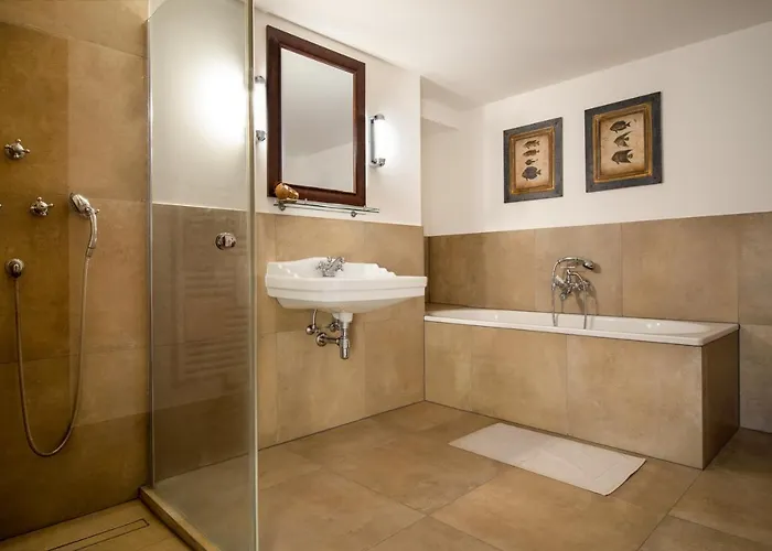 Schlossgasthof & Estalagem Rosenburg